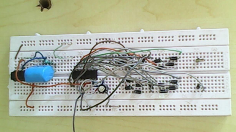 UKAG L4 2016: Système de gestion de feu de croisement routier